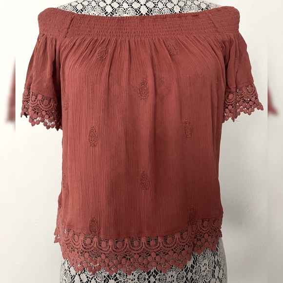 American Eagle Boho Off-The Shoulder Top - Picture 1 of 5